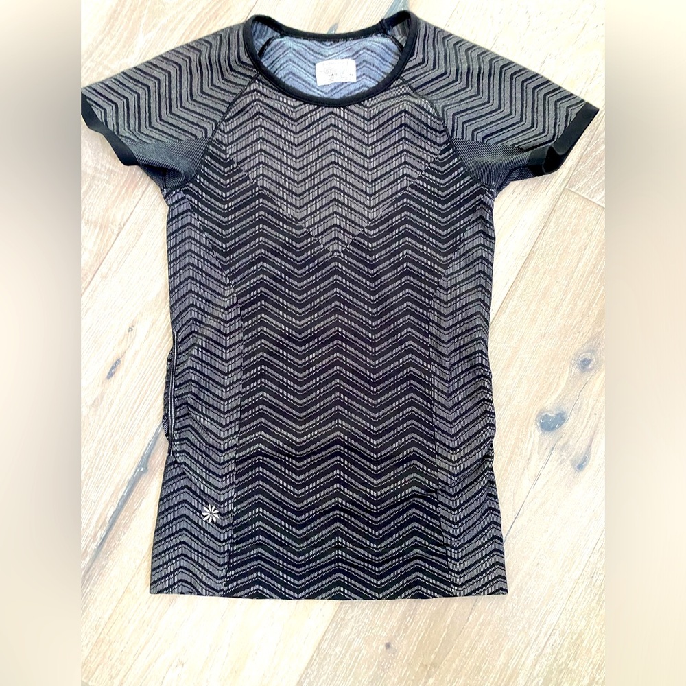 Athleta short sleeve top xs